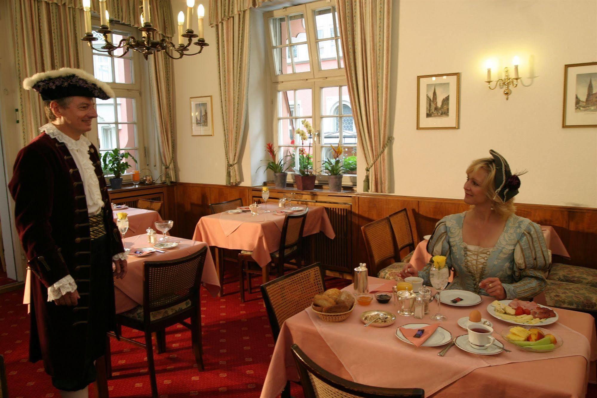Hotel Barbara Freiburg im Breisgau Restaurant bilde